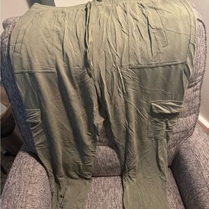 Banana Republic Women’s Olive Green Cargo Pants